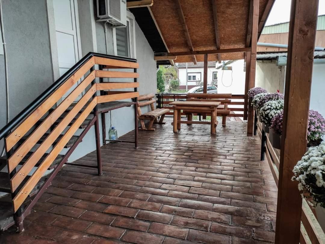 S. A. L. Prenociste Zrenjanin Exterior foto