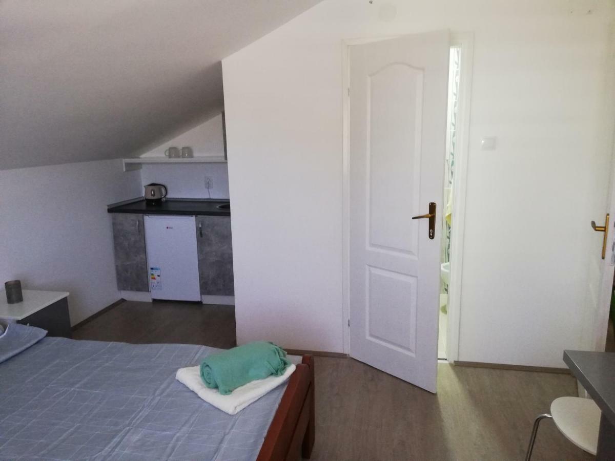 S. A. L. Prenociste Zrenjanin Exterior foto